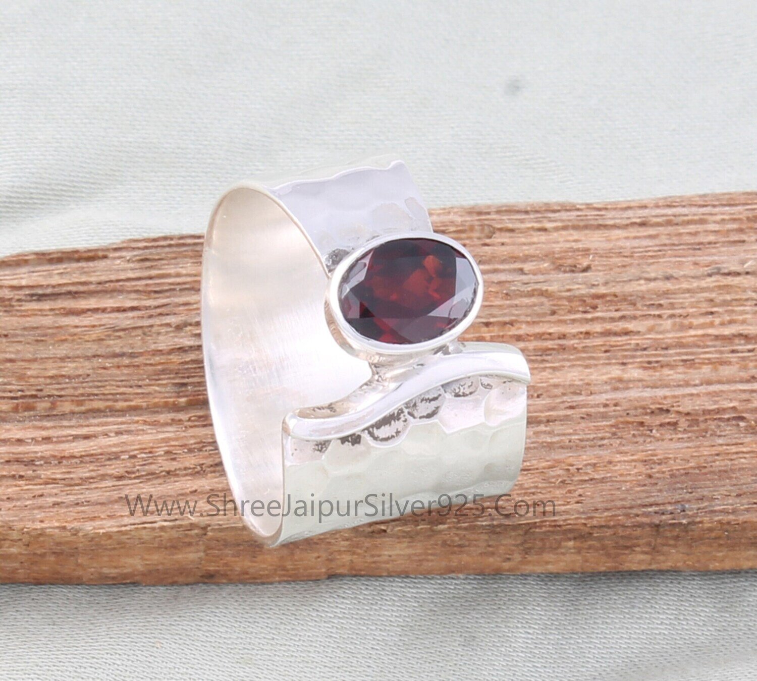 Natural Garnet Oval Cut Solid 925 Sterling Silver Ring For Women Handmade Silver Hammered Designer Fancy Band Ring Gifts Wedding Anniversary