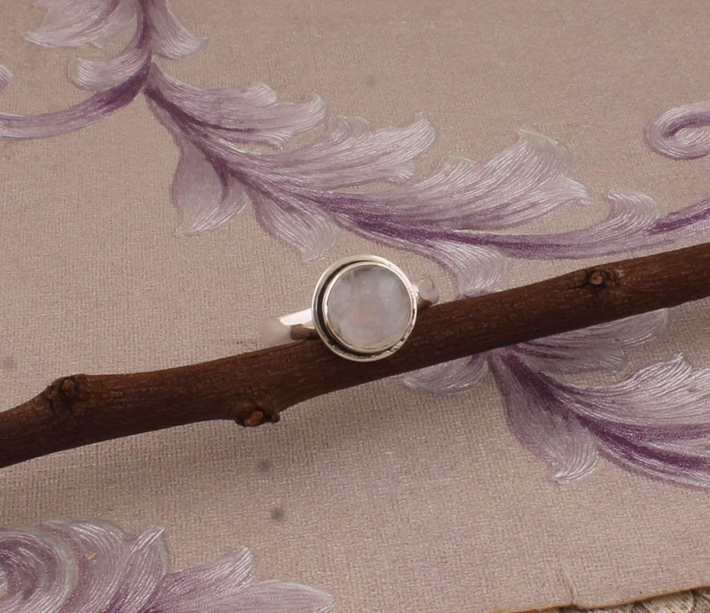 Natural Rainbow Moonstone Top Quality Gemstone Ring Cabochon Fire Stone Ring 925-Sterling Silver Ring Middle Finger Ring Gift For Her