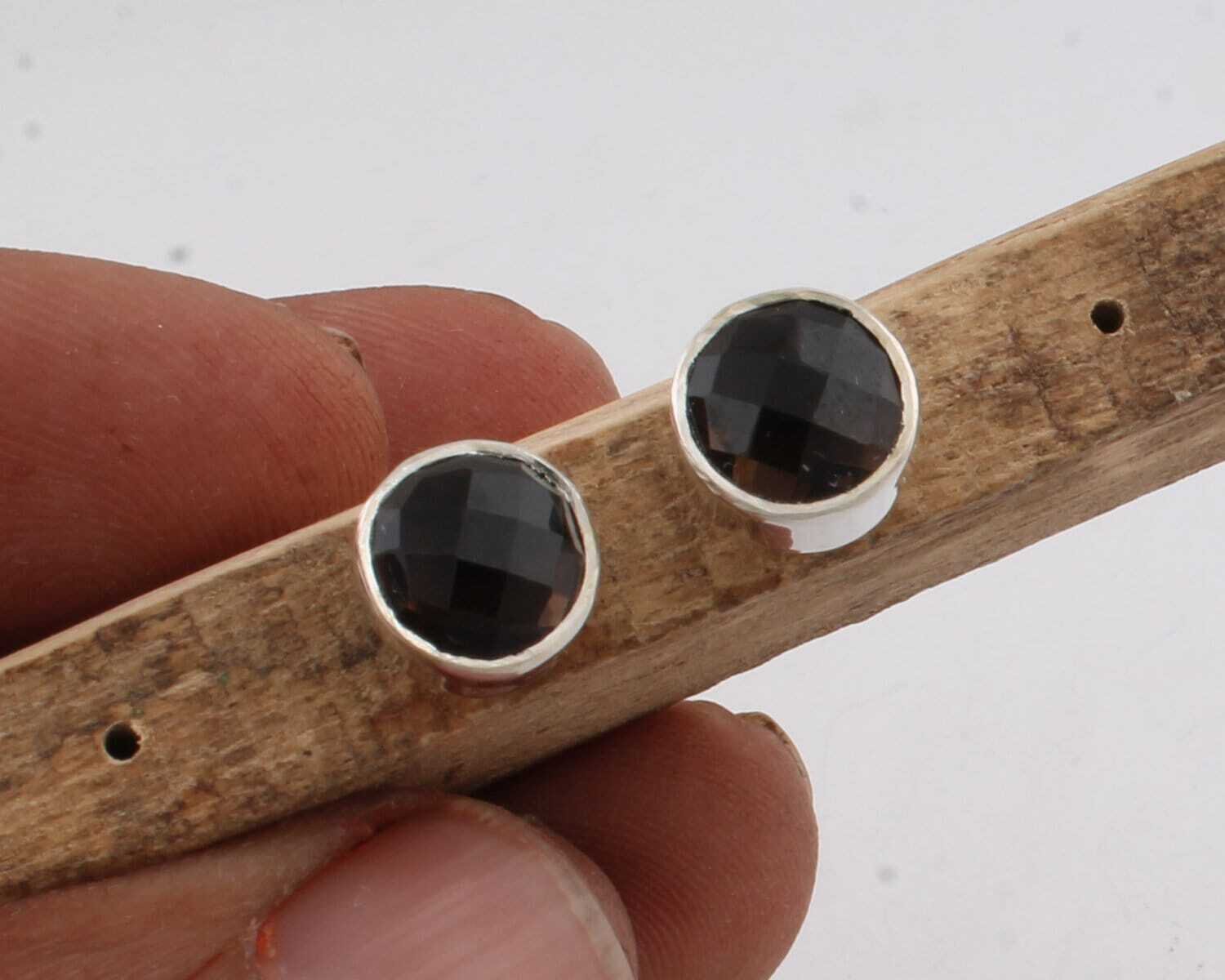 Round Shape Earring 925-Silver Sterling Earring Natural Smokey Gemstone Earring Black Color &amp; Cut Stone AND Silver Color Earring (Handmade )