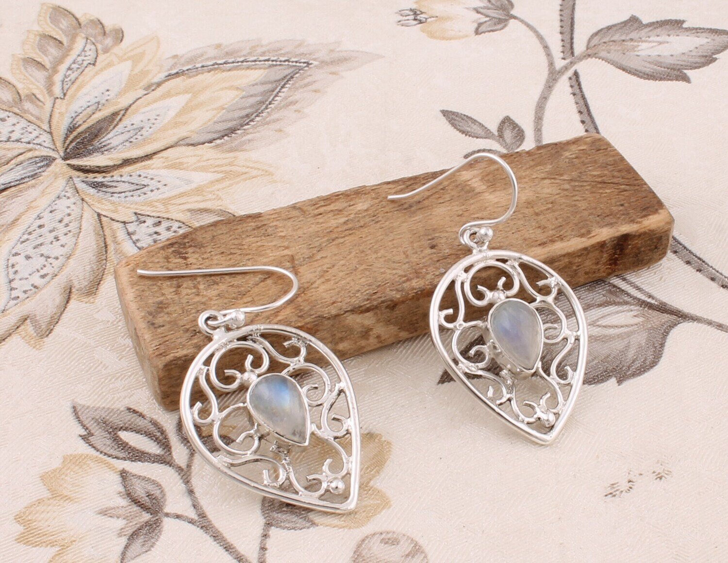 Natural Rainbow Moonstone AAA+Quality Gemstone Earring 925-Silver Solid Earring Cabochon &amp; Blue Fire Stone Handmade Earring-Simple Earring