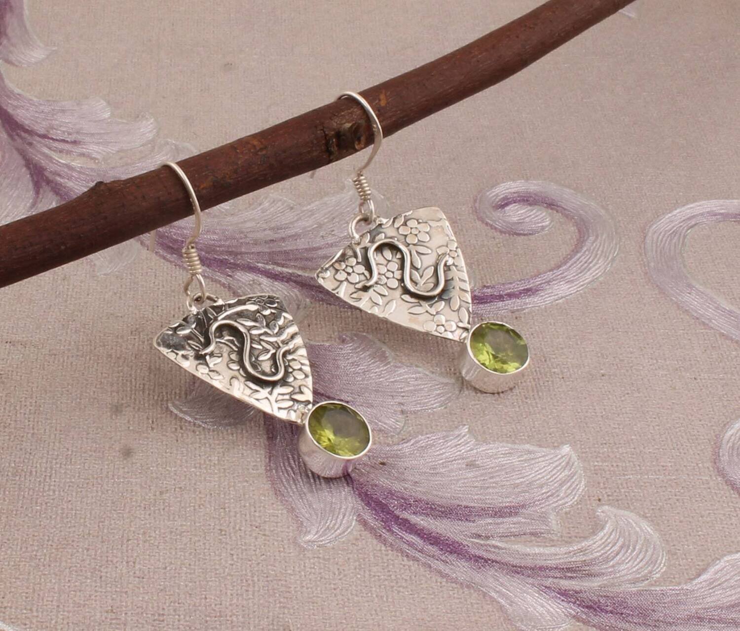 Natural Top Quality Peridot Gemstone Earring, Cut Stone Earring 925-Sterling Silver Earring, August Birth Stone Earring, Women's Earring