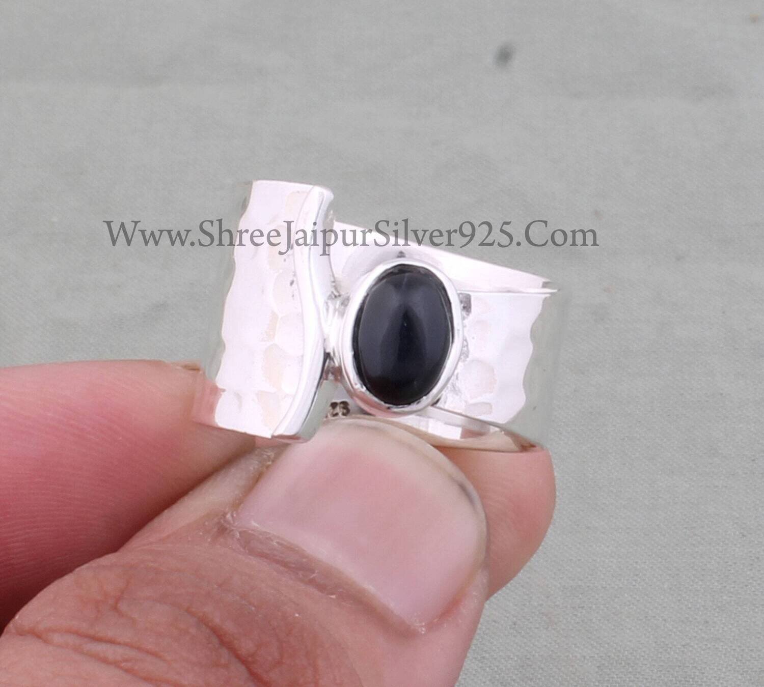 Natural Black Onyx Solid 925 Sterling Silver Ring For Women, Handmade Silver Hammered Designer Fancy Band Ring For Wedding Anniversary Gifts