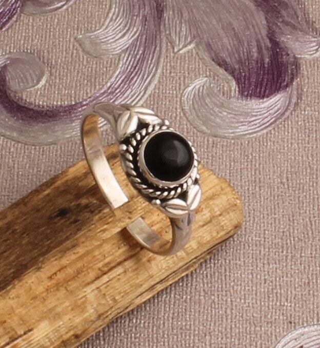 Black Onyx Silver Ring, 925 Sterling Silver Round Shape Gemstone Ring, Designer Leaves Ring, Handcrafted Ring, Engagement Ring, Gift Idea