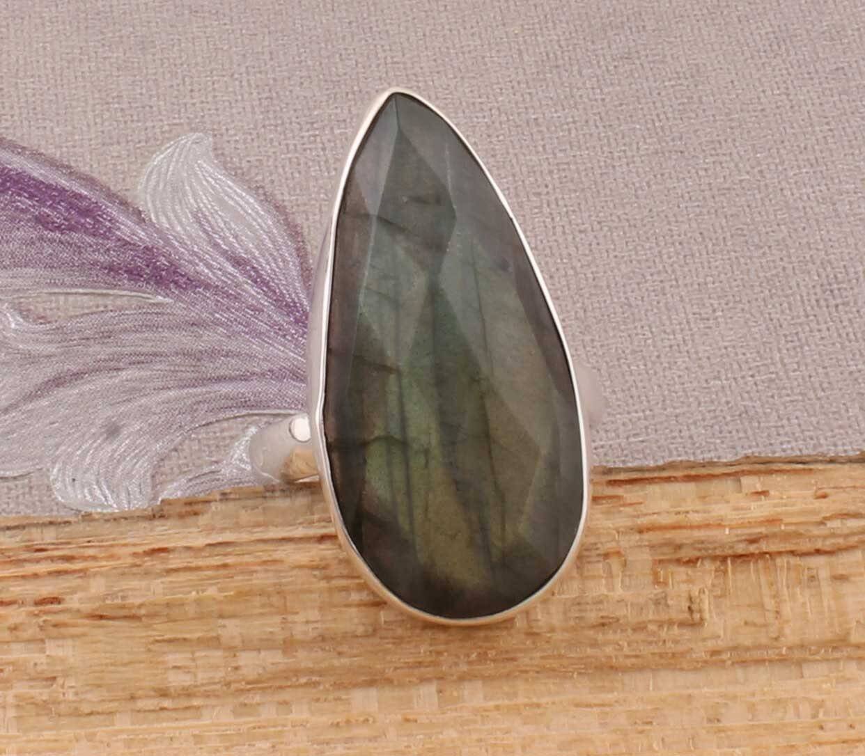 Amazing Beautiful Labradorite AAA+Quality Gemstone Ring,Middle Finger Ring,Engagement Ring 925-Sterling Silver Ring,Antique Silver Ring