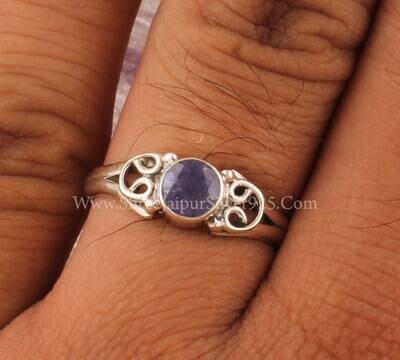 Round Cut Tanzanite Solid 925 Sterling Silver Ring For Women, Handmade Round Stone Dainty Vintage Design Ring For Wedding Anniversary Gift