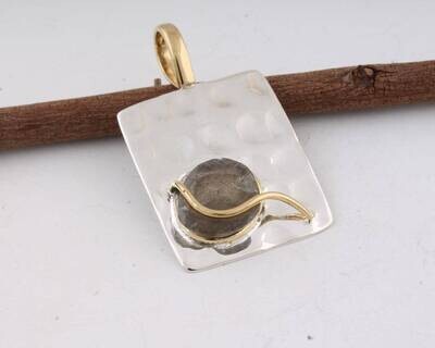 Beautiful 925 silver handmade Labradorite gemstone pendant- Handcraft silver gemstone pendant- 925 sterling silver gemstone pendantCyber2021