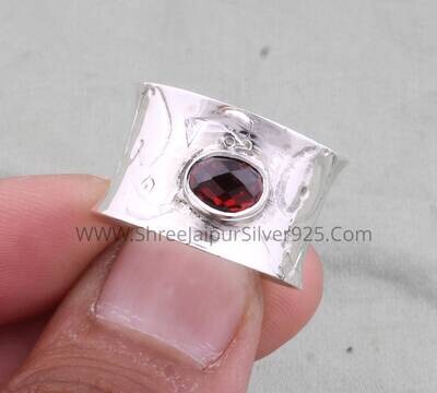 925 Sterling Silver Red Garnet Oval Shape Gemstone Ring, Designer Handmade Fidget Ring Band Ring, Women Wedding Rings, Hand Carved Band Ring