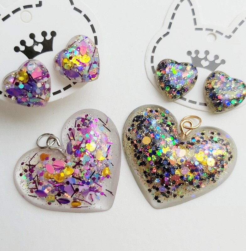 SWEET HEARTS SET. Lovely stud earrings and pendant. Epoxy resin handmade
