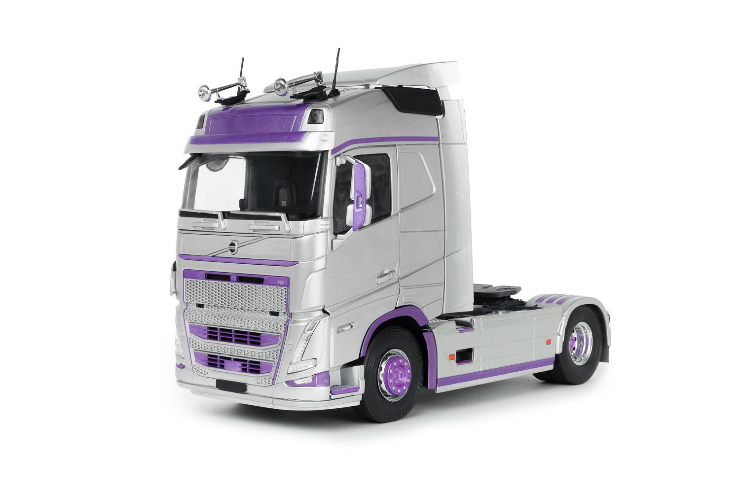 Volvo Trucks FH Globetrotter XL – SILVER &amp; PURPLE – 2023