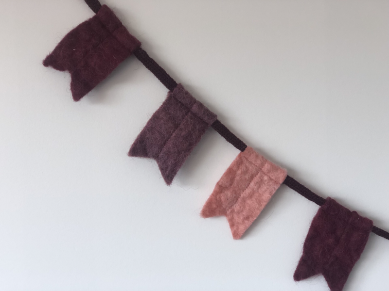 Cranberry/Peach Flag Felt Garland