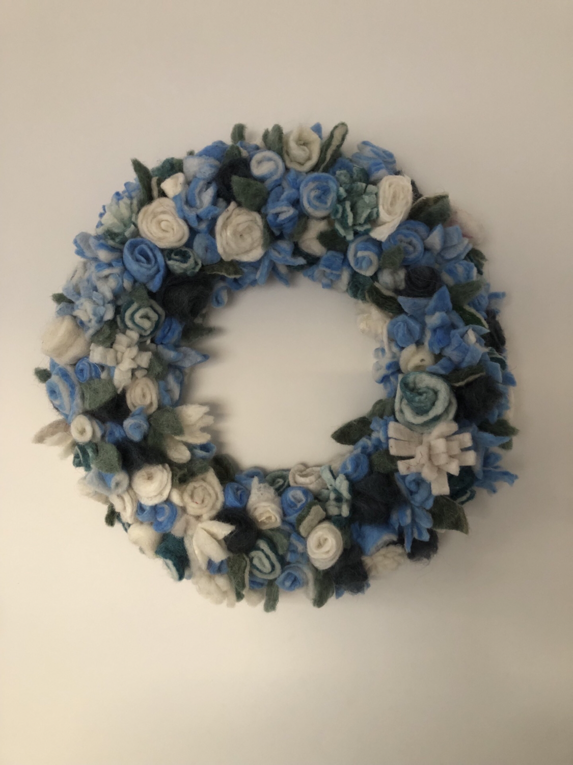 Felt Wreath, Colour: Blue, cream &amp; Grey