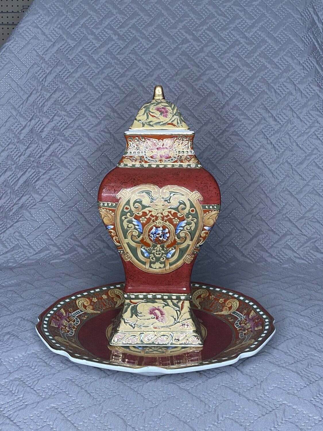 Chinese Porcelain Lidded Urn
