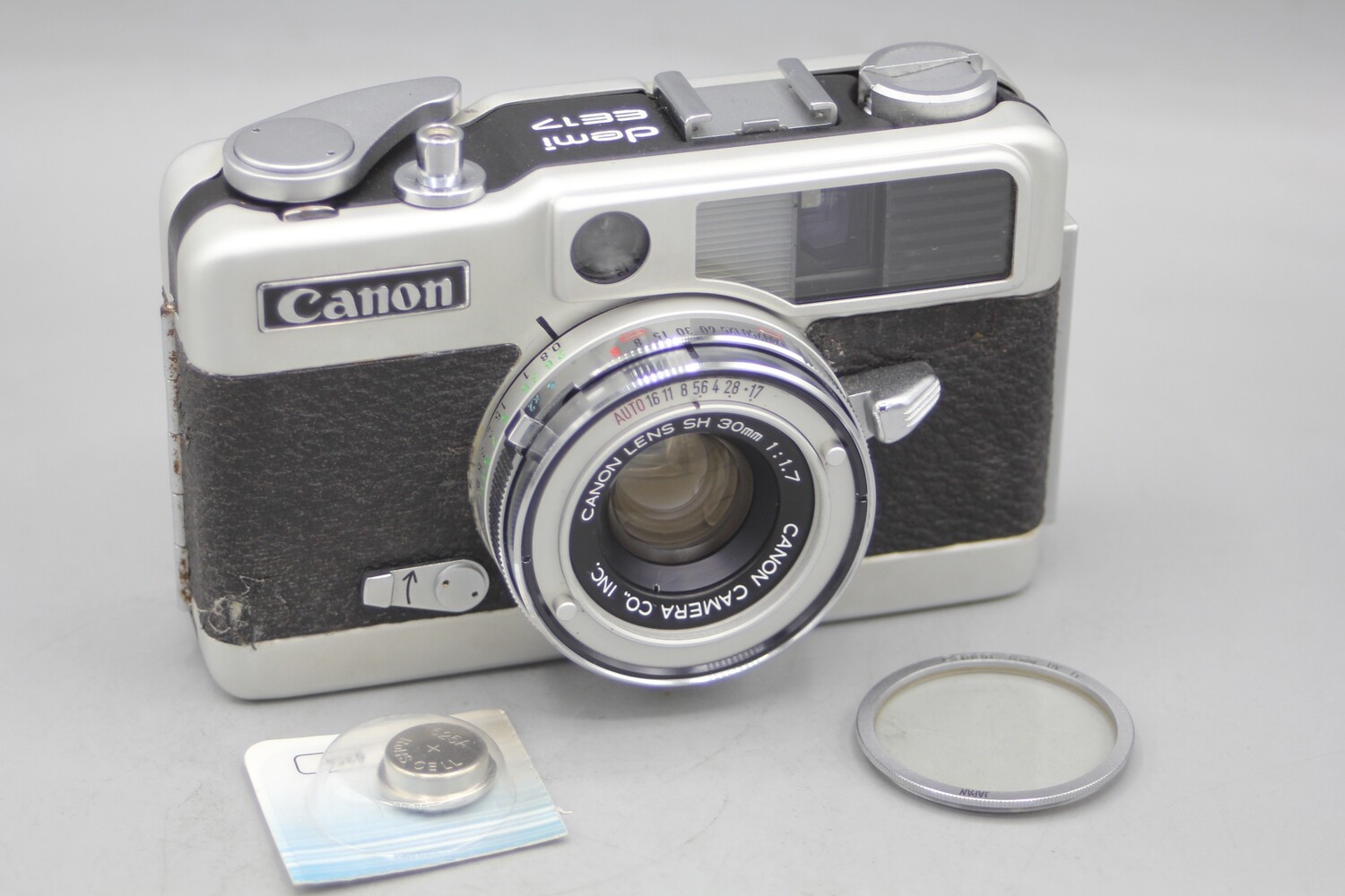 ​Canon DEMI EE17 35mm Half Frame Camera Clad Seals Battery