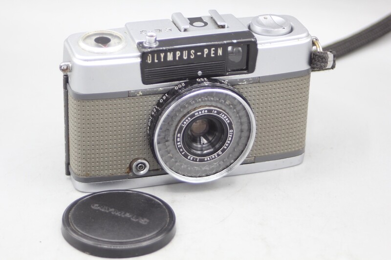 Olympus PEN EE-3 35mm Half Frame Camera Clad Seals Film Tested