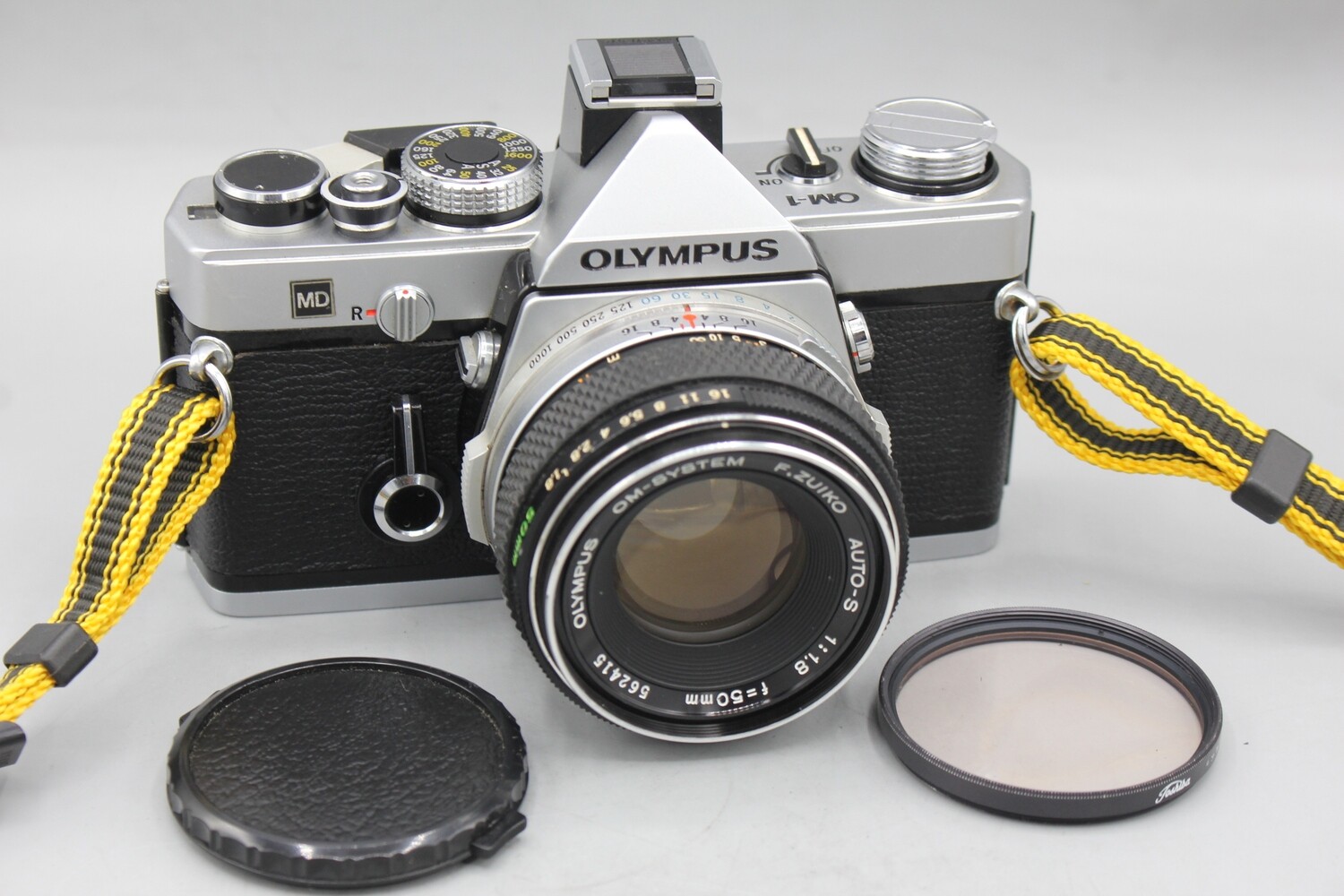 Olympus Om-1 35mm SLR Camera w 1.8/50 Clad Seals Film Tested