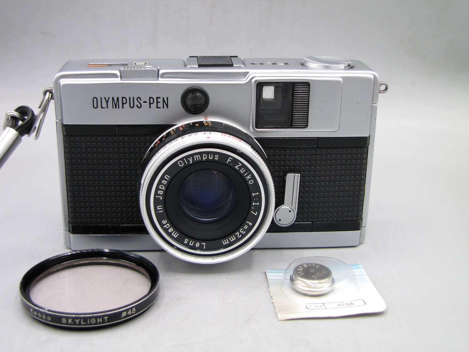Olympus PEN EED 35mm Half Frame Camera Clad Seals Film Tested