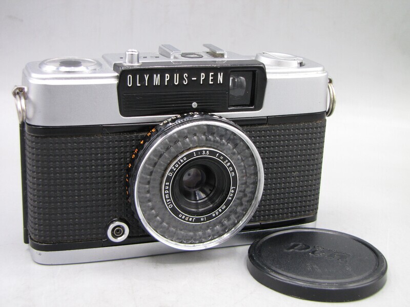 Olympus Pen EE3 35mm Half Frame Camera Clad Seals Film Tested