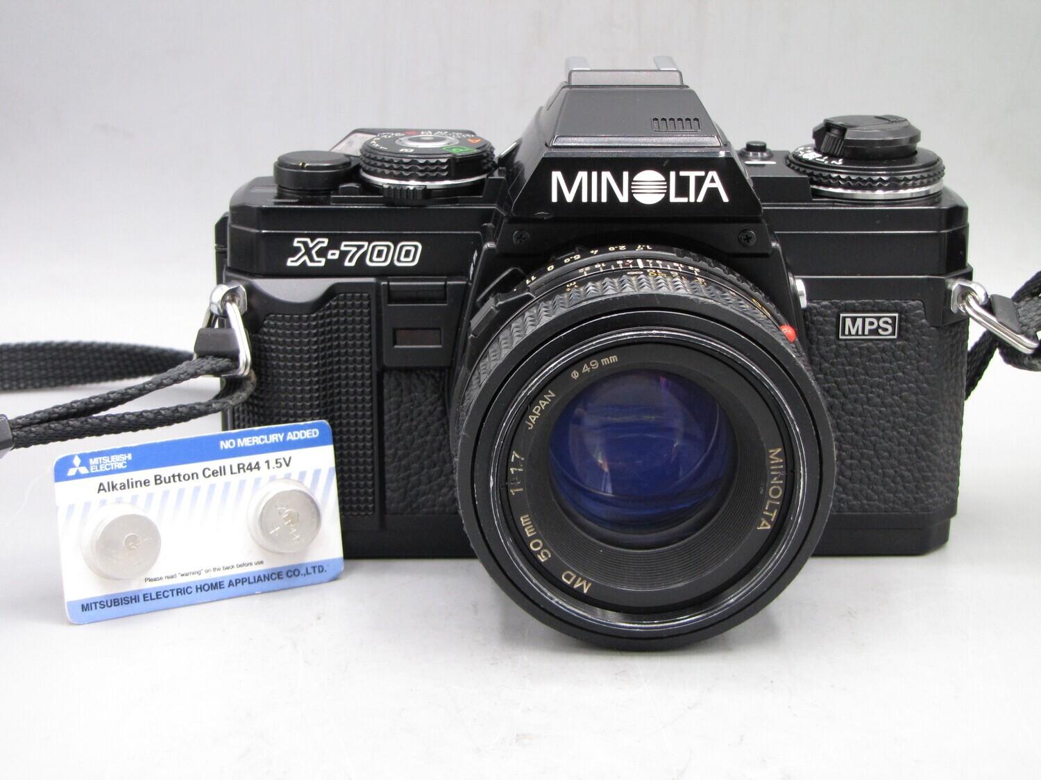 Minolta X-700 35mm SLR Camera w 1.7/50 Clad Seals Battery Tested