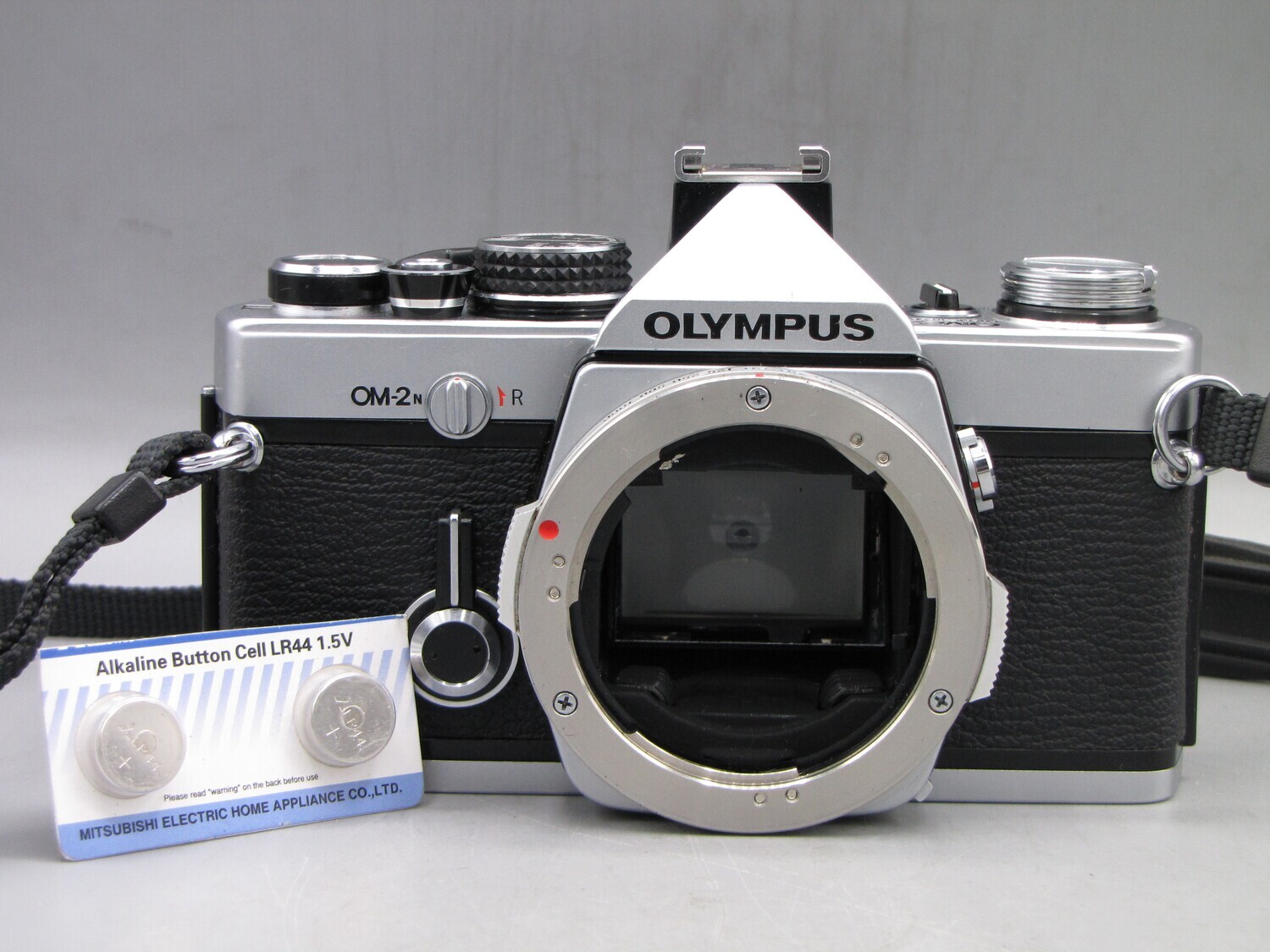 Olympus OM2n 35mm SLR Camera Body Clad Seals Battery Tested