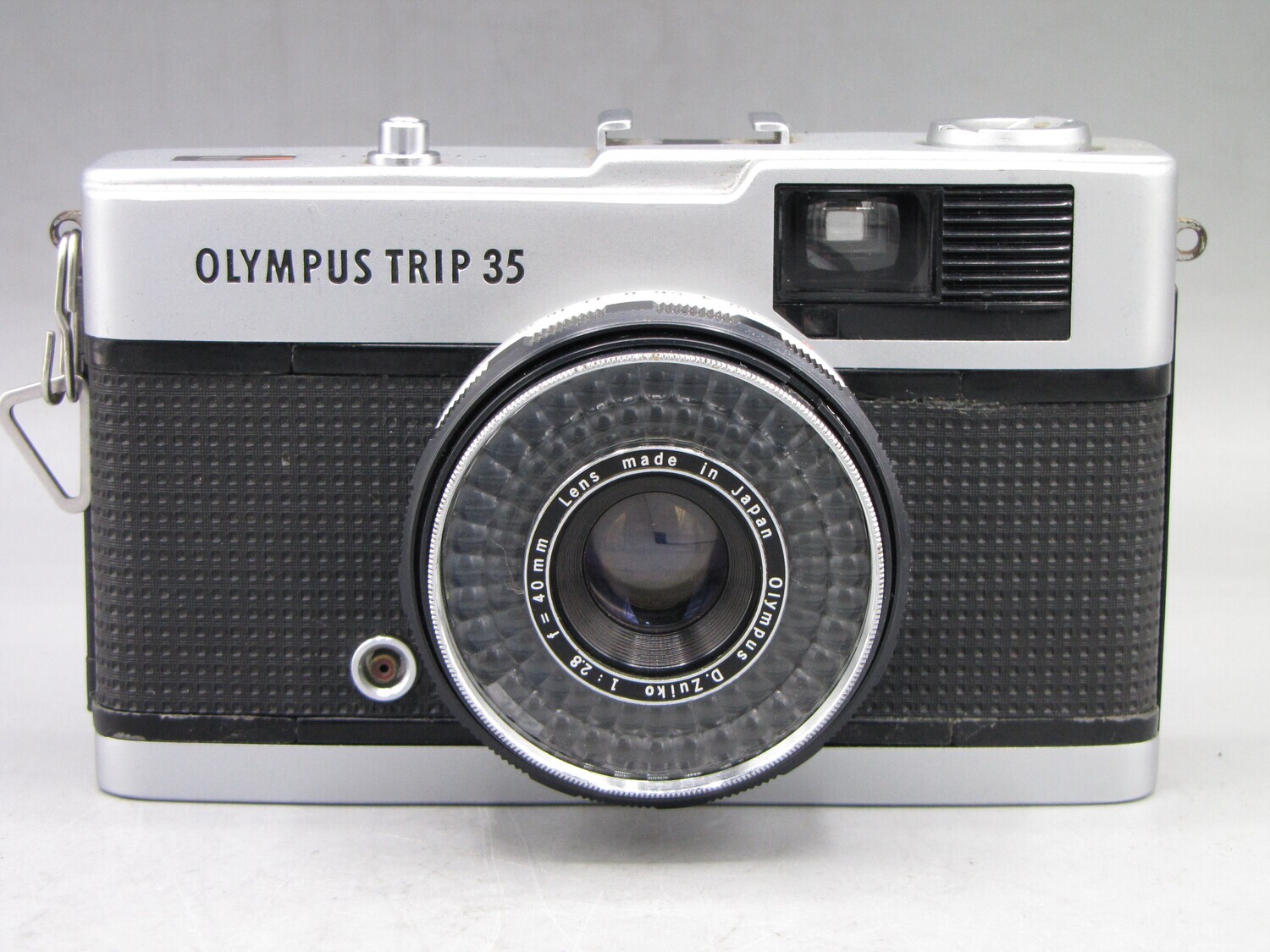 Olympus Trip 35 P&S 35mm Camera Clad Seals Battery Film Tested