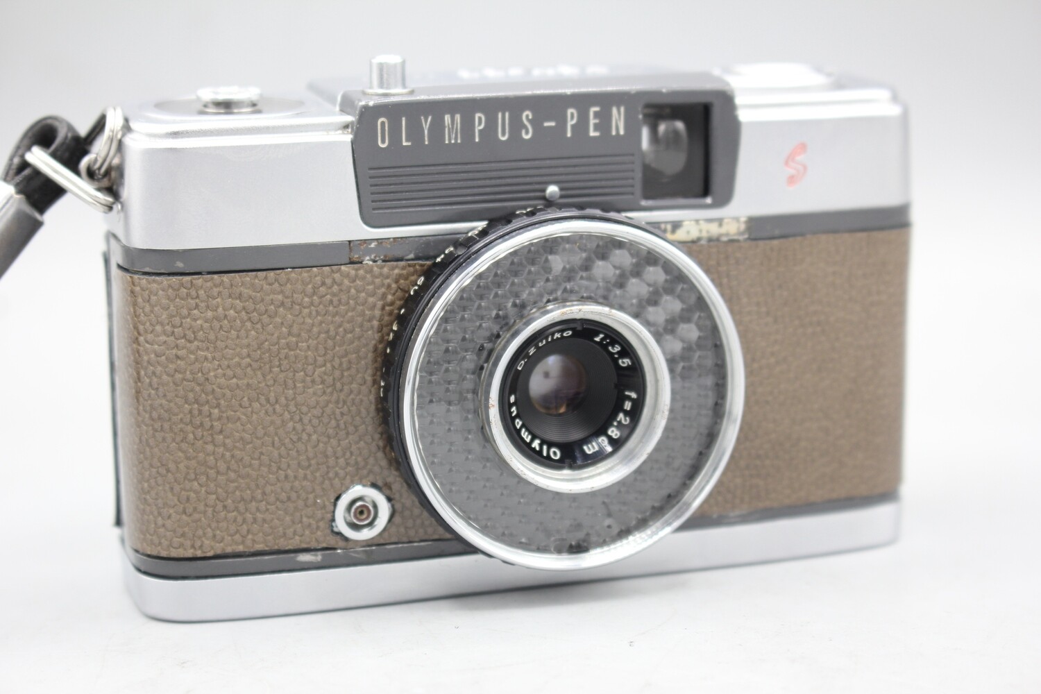 Olympus Pen EE P&S Half Frame 35mm Camera Clad Seals Film Tested