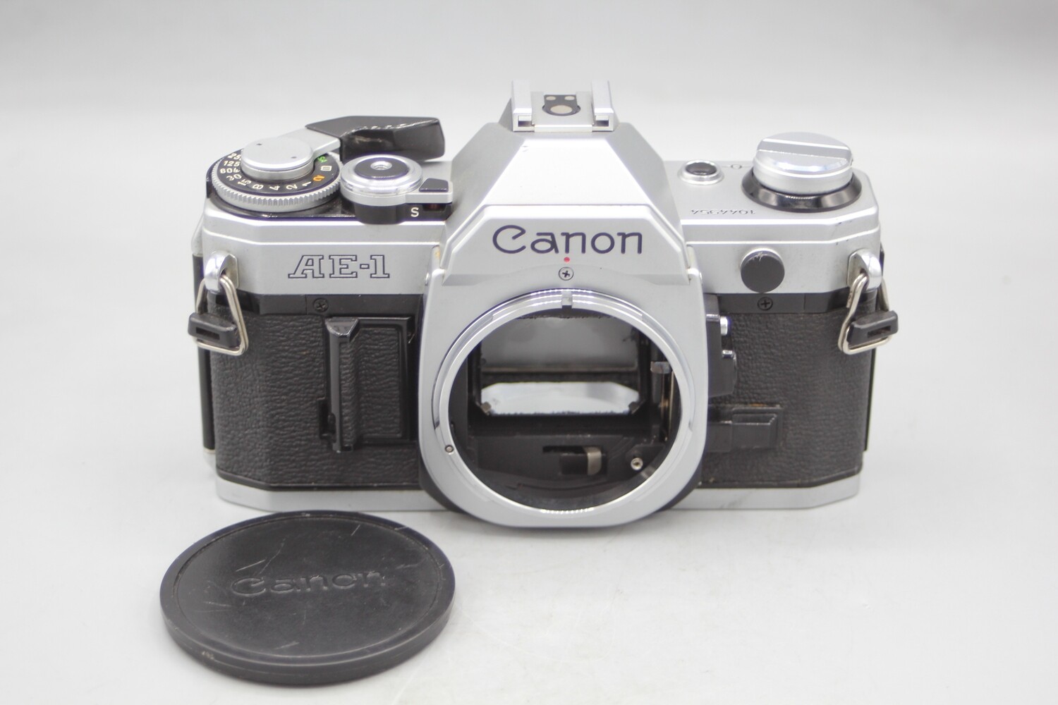 Canon AE-1 SLR 35mm camera body for parts or repairs