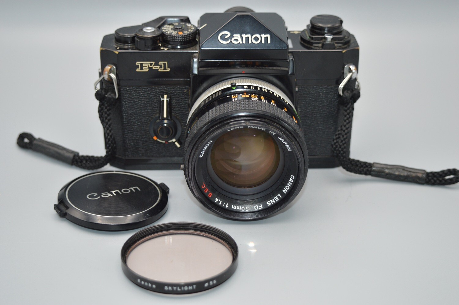 Canon F1 35mm Camera w 50mm Lens