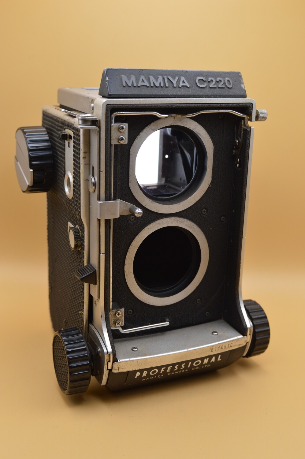 Mamiya C220 Pro Camera body SR. 110570 AS is
