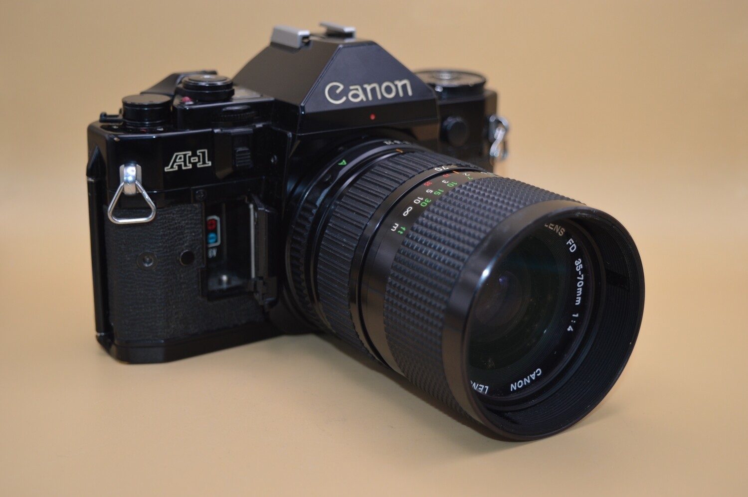 Canon A-1 SLR 35mm camera for parts or repairs