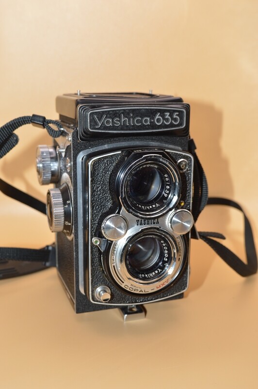 Vintage Yashica 635 TLR Medium Format Film Camera As Is