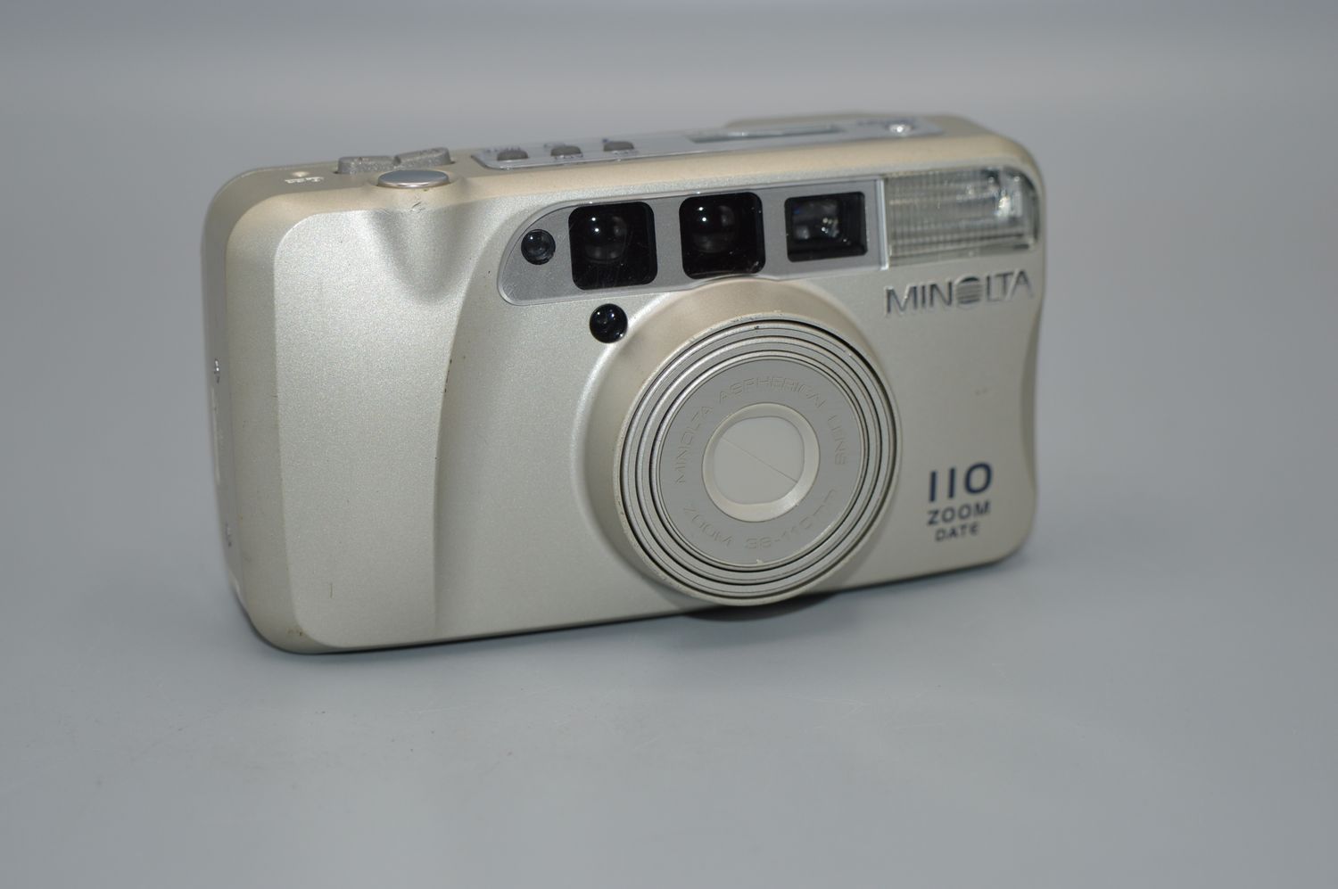 Minolta 110 zoom Date vintage 35mm pocket Point &amp; Shoot film camera