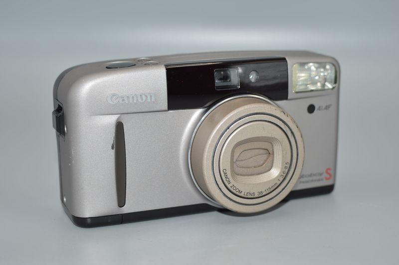 Canon Autoboy S panorama 35mm point and shoot film Camera