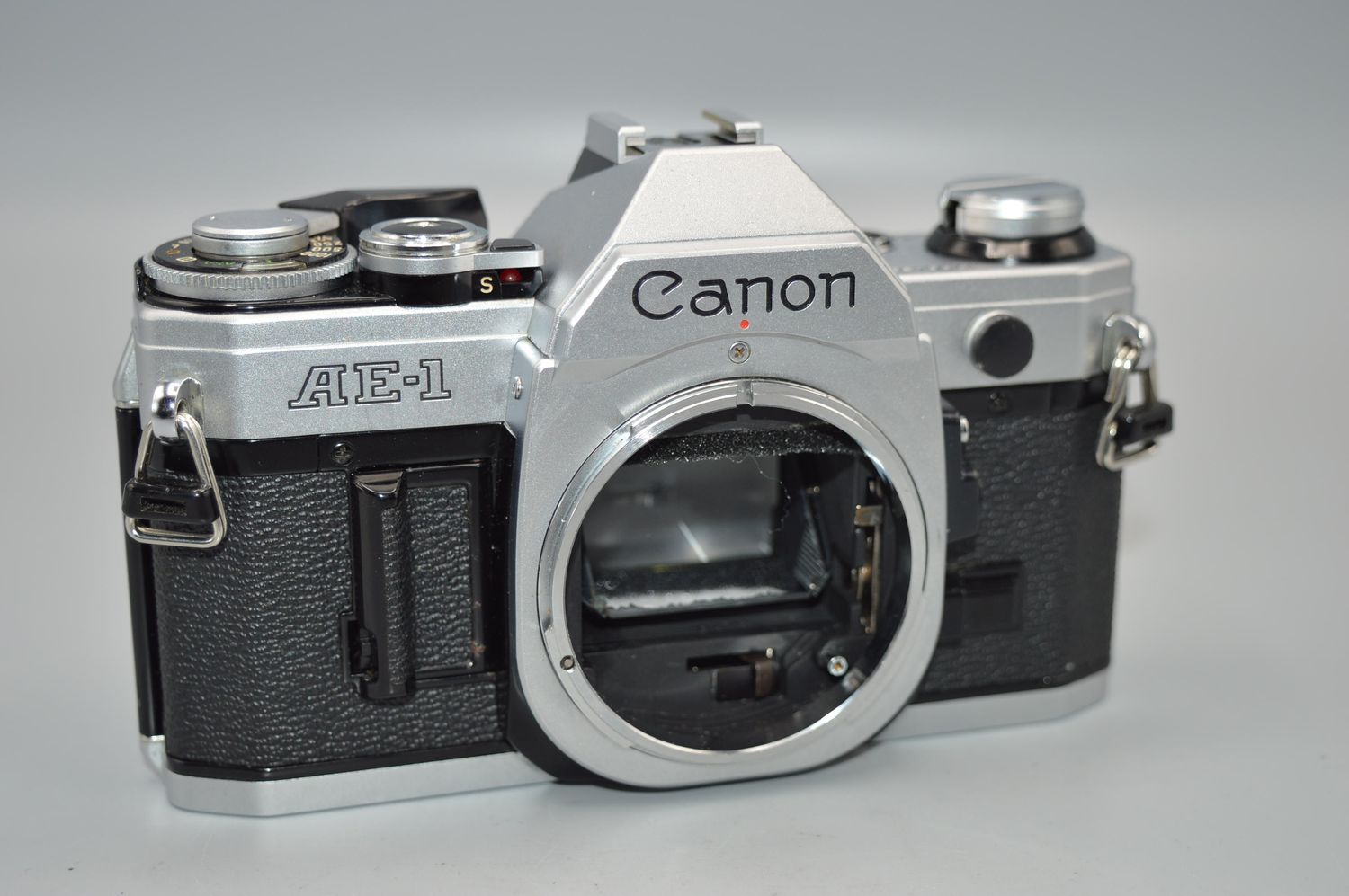 Canon AE1 SLR 35mm Vintage Film camera Body Silver Fully serviced