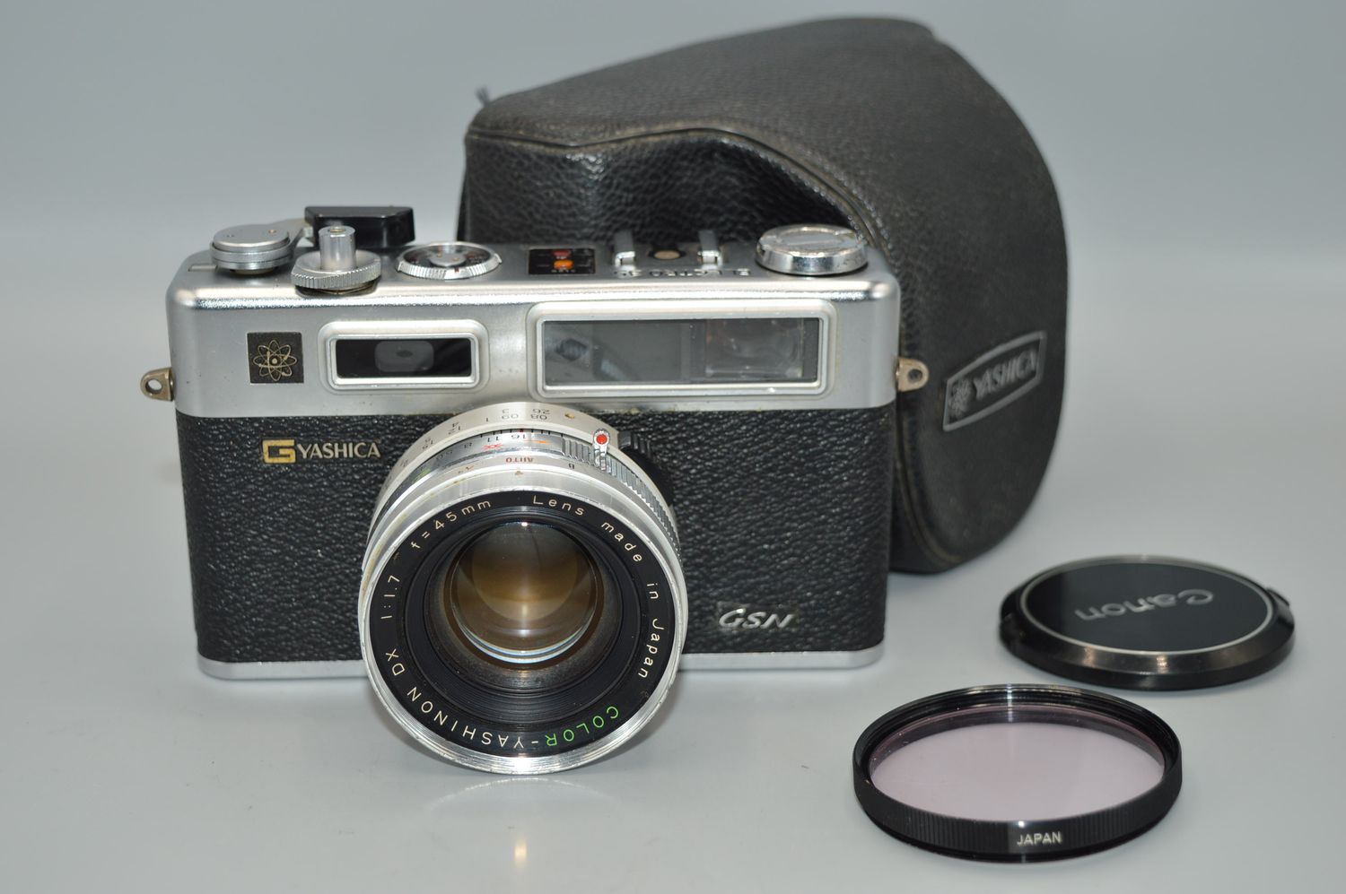 Yashica Electro 35 GSN 35mm Rangefinder Vintage Film Camera 1:1.7 45mm
