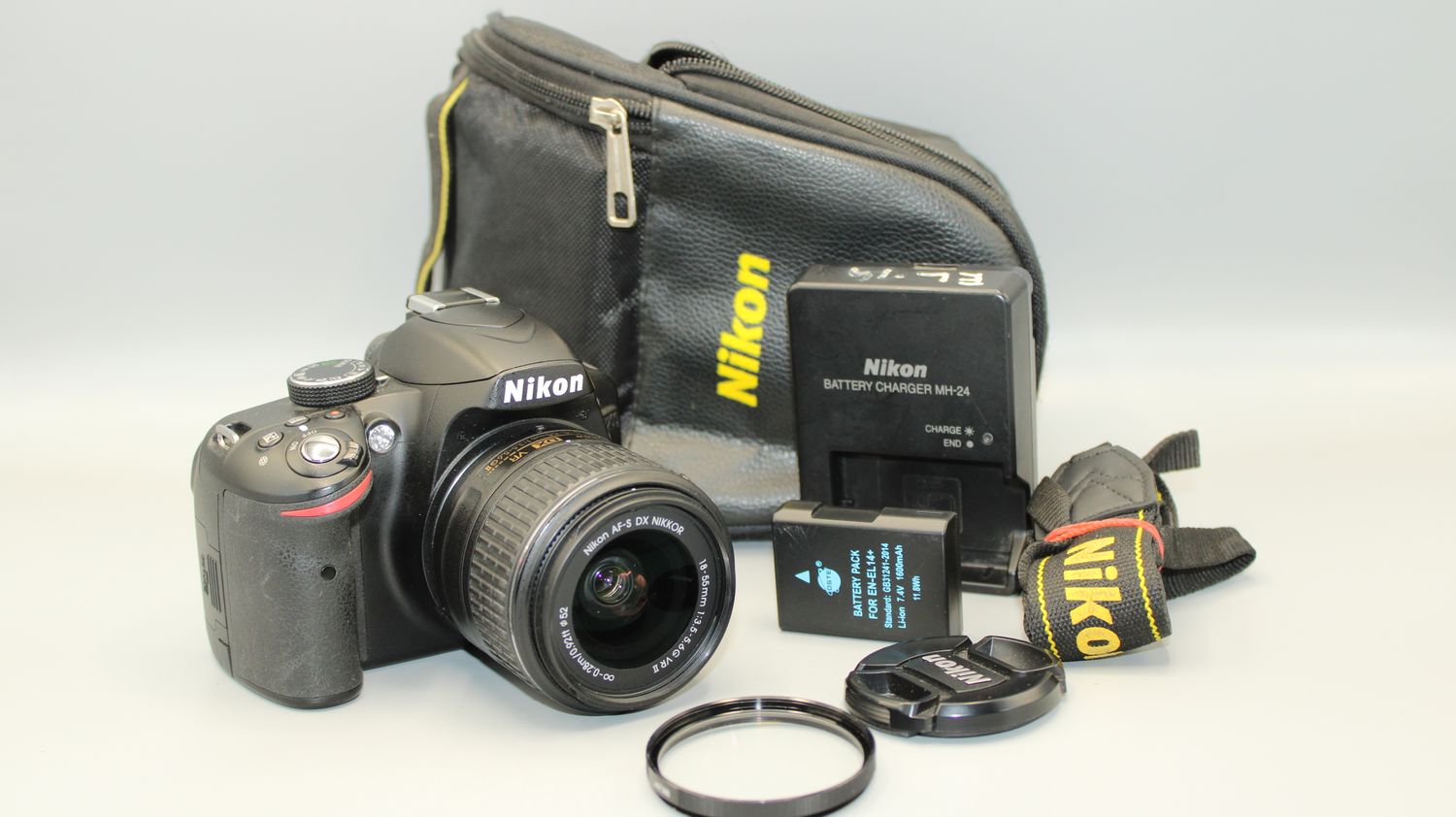 NIKON D3200 DSLR DIGITAL CAMERA 24.2MP W/18-55 mm DX VR Lens - Fully Serviced
