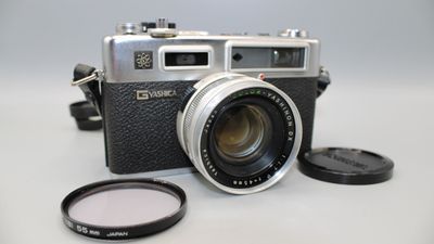 YASHICA ELECTRO 35 GSN 35MM RANGEFINDER VINTAGE FILM CAMERA 1:1.7 45MM