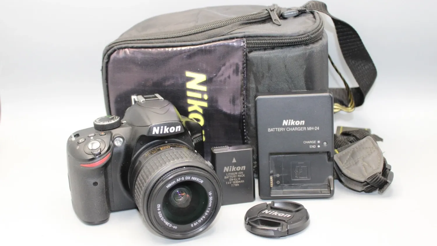 NIKON D3200 DSLR DIGITAL CAMERA 24.2MP W/18-55 mm DX VR Lens - Fully Serviced