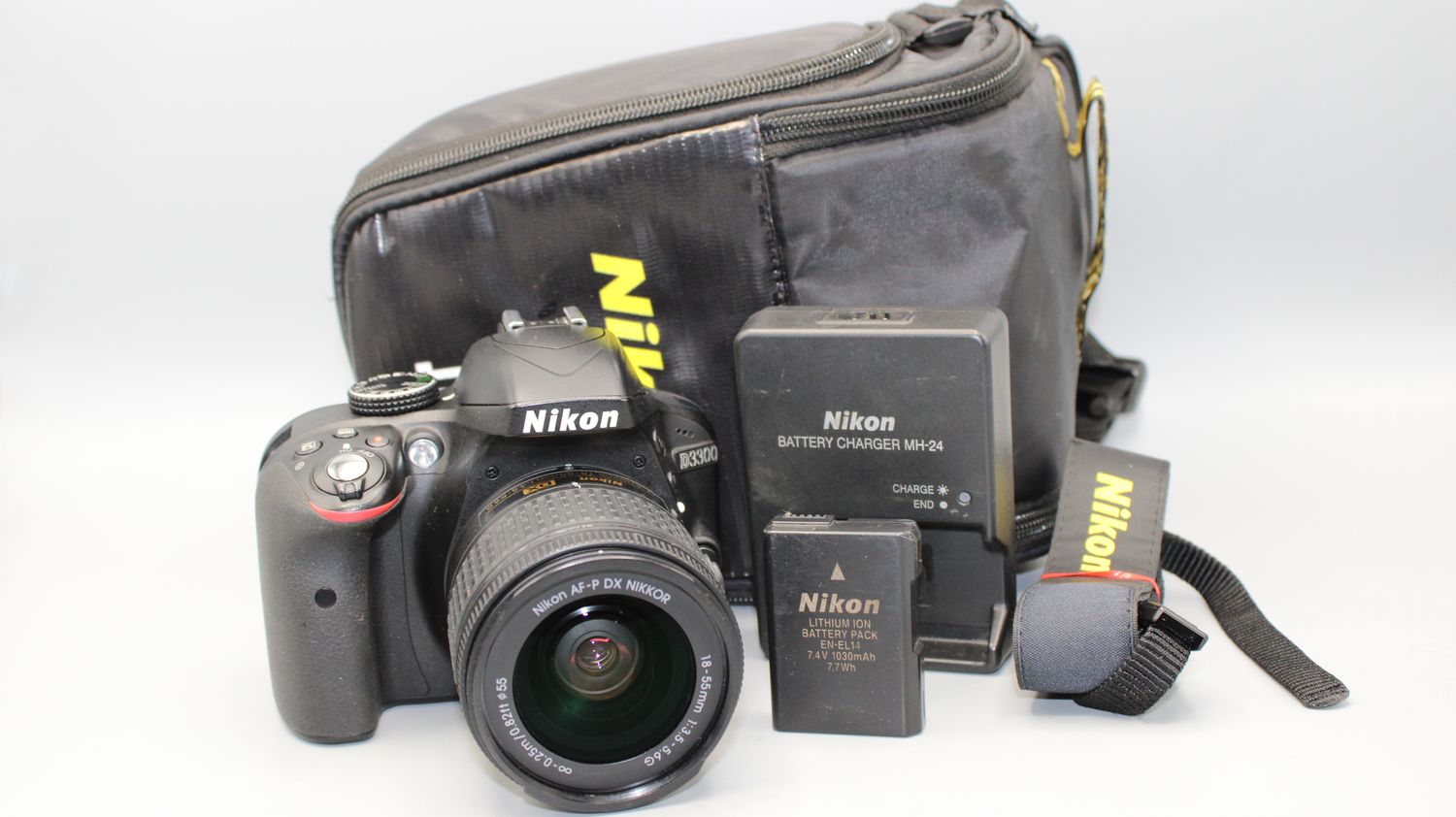 NIKON D3200 DSLR DIGITAL CAMERA 24.2MP W/18-55 mm DX VR Lens - Fully Serviced
