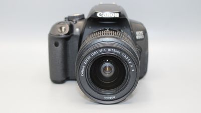 CANON EOS 650D 18MP DIGITAL SLR CAMERA WITH 18-55mm LENS - Fully Serviced