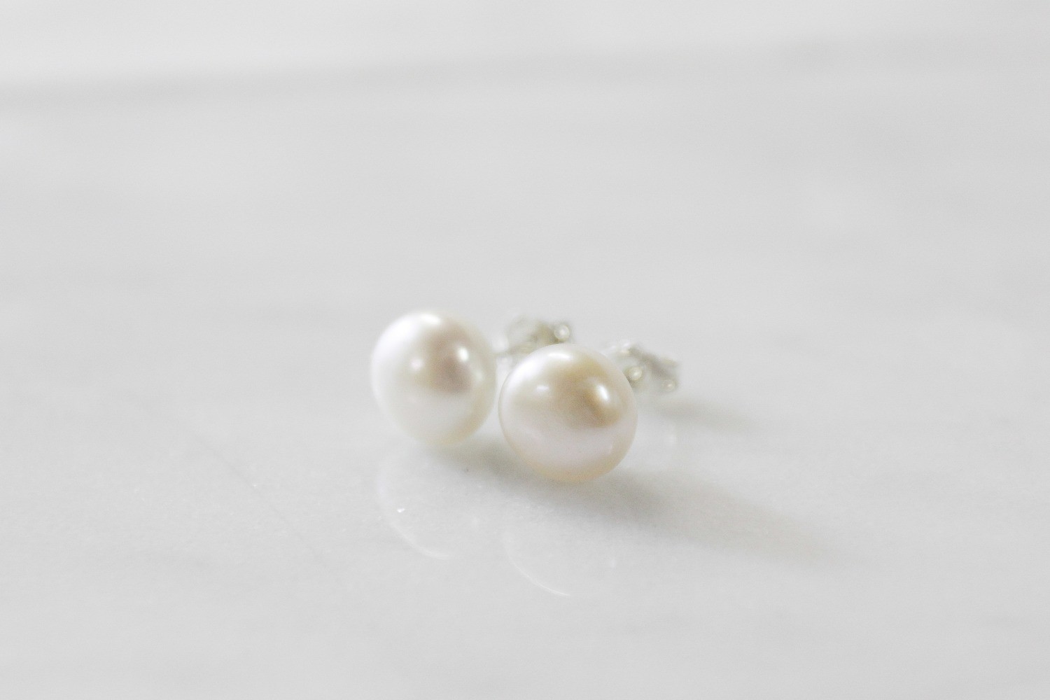 White Freshwater Pearl 8-9mm, studs earrings, sterling silver backs