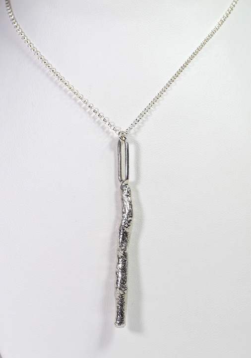 Pendant Reticulated Rod on Chain 36