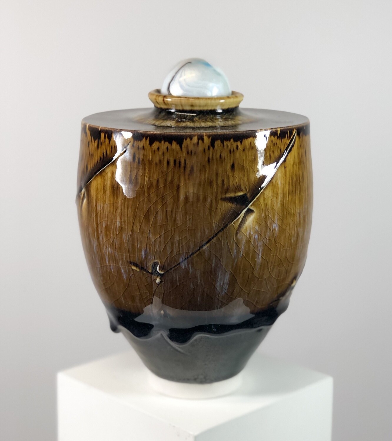 Urn with Ball