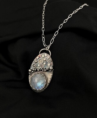 Faceted Rainbow Moonstone Oval SS Necklace 18