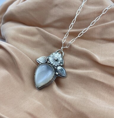Flower and Leaves Moonstone Necklace 18
