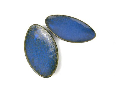 Medium Textured Oval Blue Pottery Dish, 8.5
