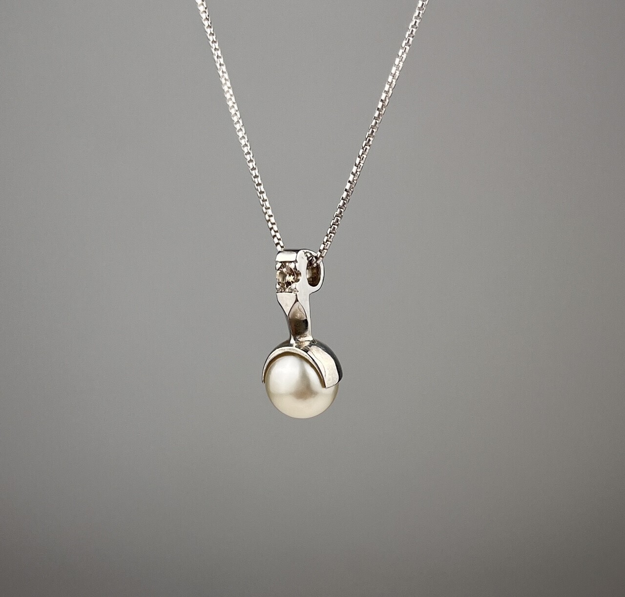 Sterling Silver Pendant with Akoya Japanese Pearl 16
