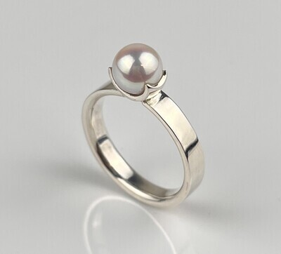 Sterling Silver Ring with Akoya Japanese Pearl Size 7.5