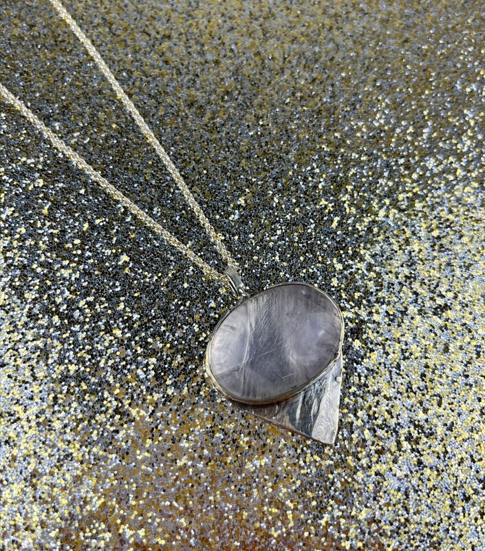 Soaring Pendant Rose Quartz SS V Shaped 18"