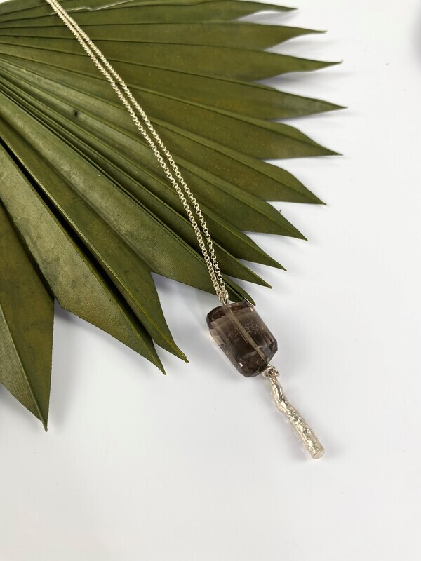 Pendant Reticulated Rod with Smoky Quartz, 30"