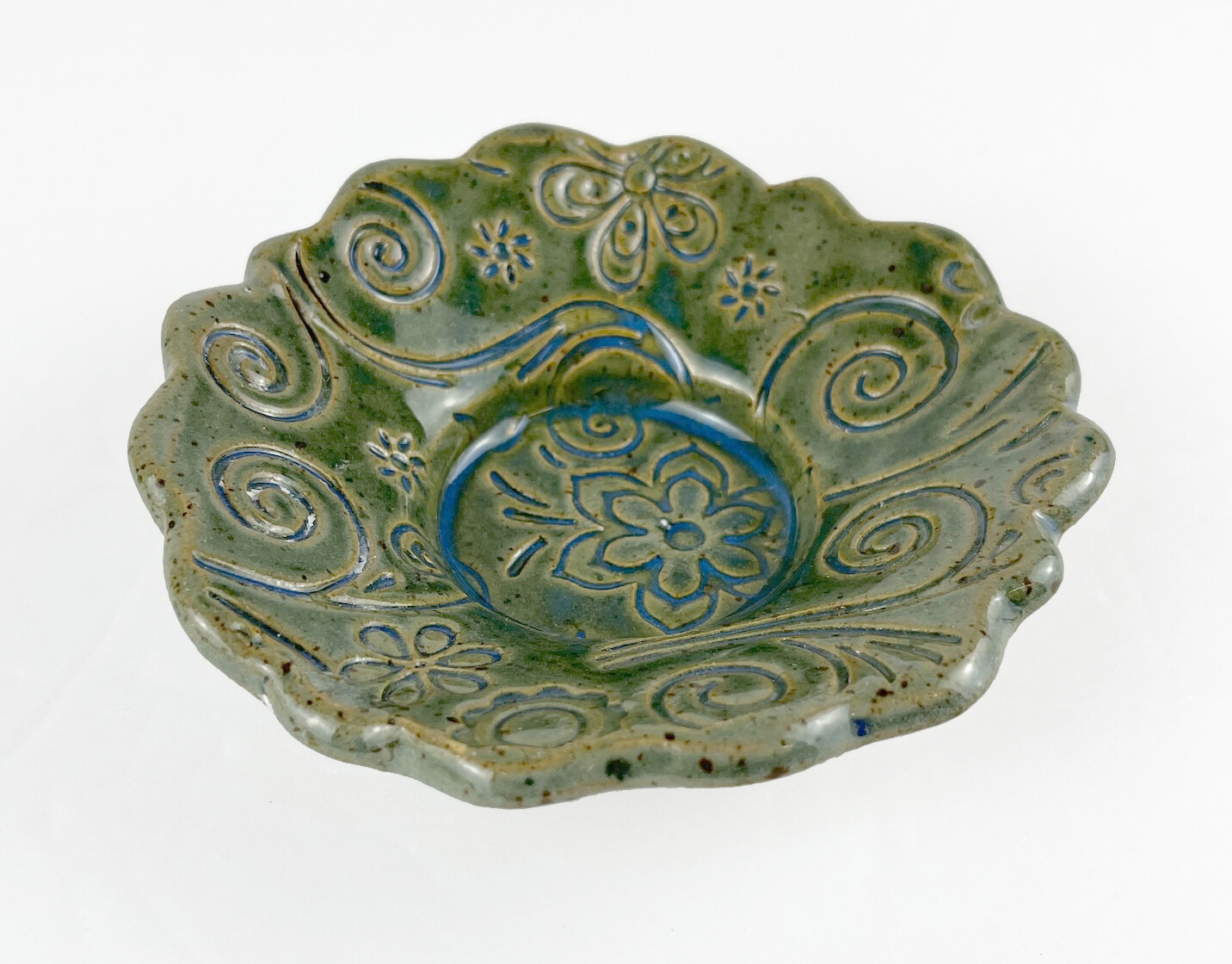 Scalloped Texture Blue Pottery Plate